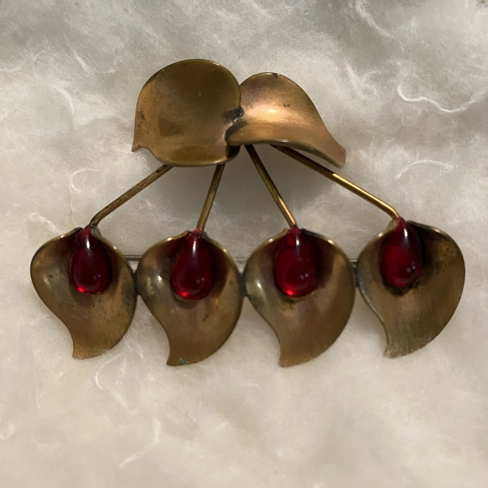 Vintage Rose Gold Tone Lily
Brooch and Earrings - Picture 3 of 4